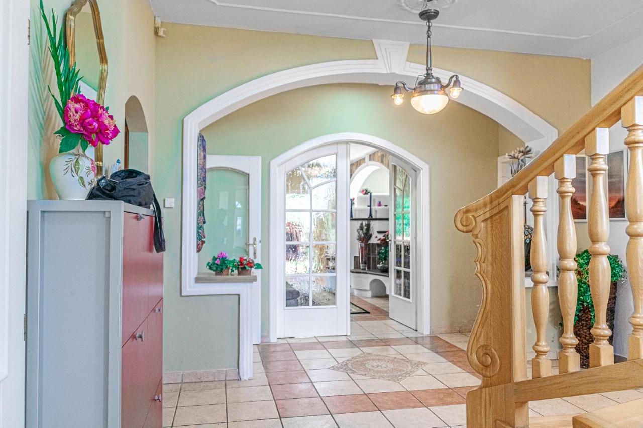 Exquisite Shared Villa - Your Private Room In This Beautiful Home فيينا المظهر الخارجي الصورة