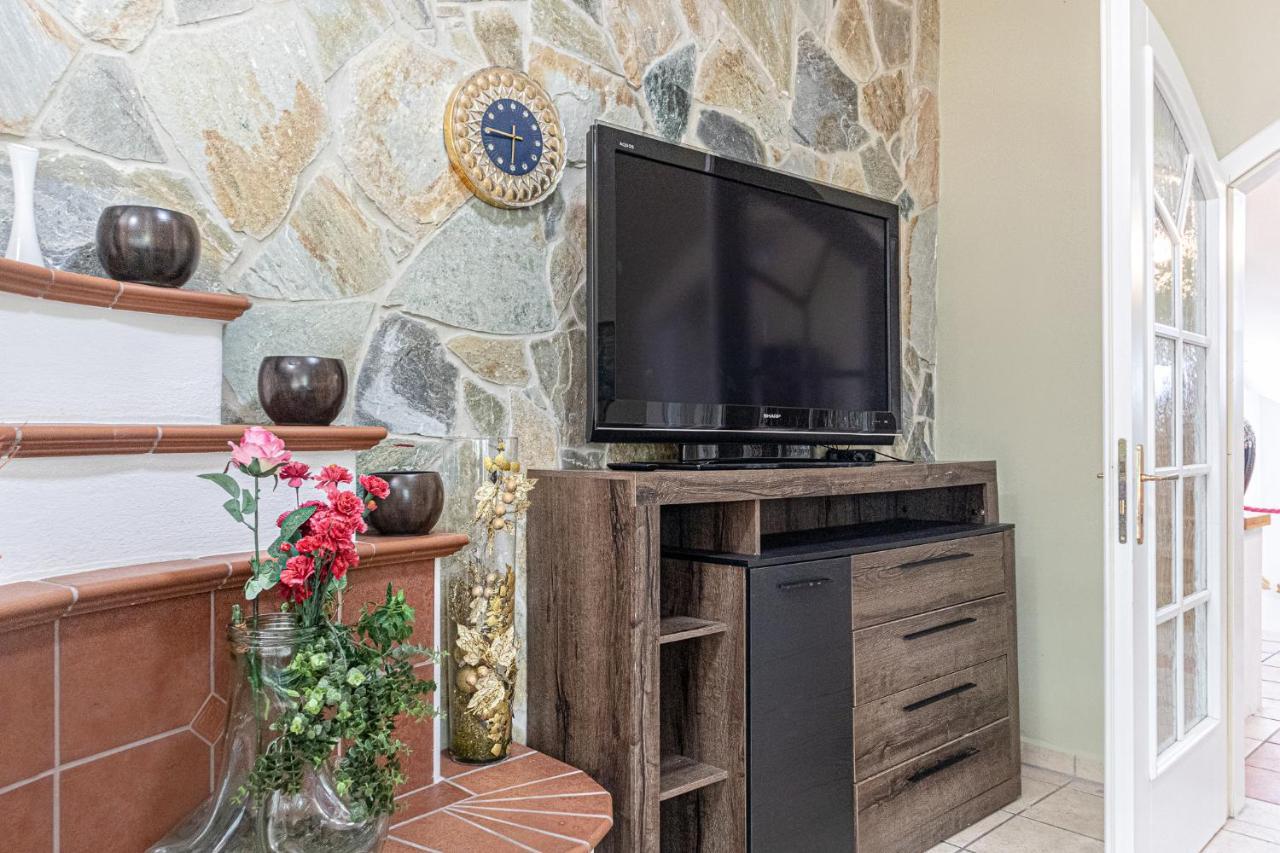 Exquisite Shared Villa - Your Private Room In This Beautiful Home فيينا المظهر الخارجي الصورة