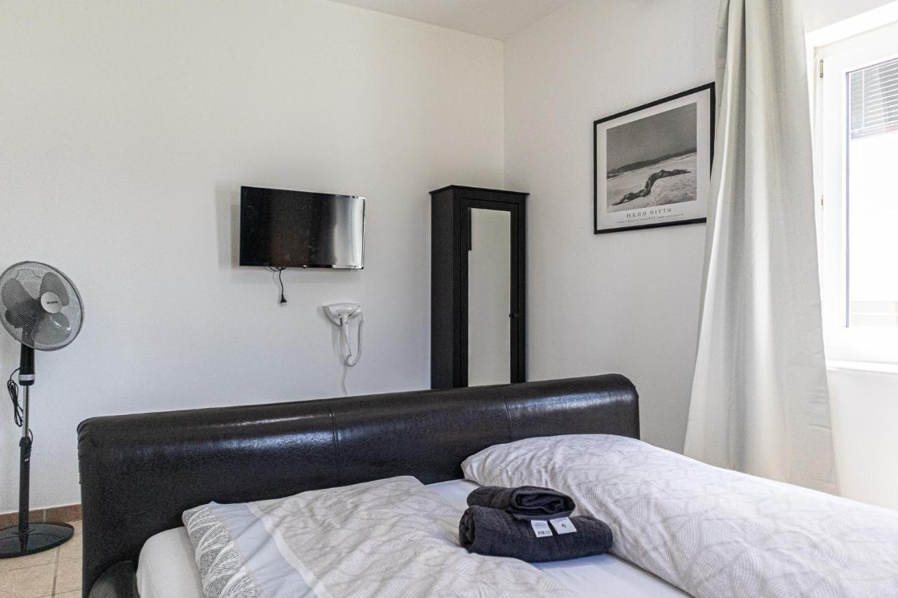 Exquisite Shared Villa - Your Private Room In This Beautiful Home فيينا المظهر الخارجي الصورة